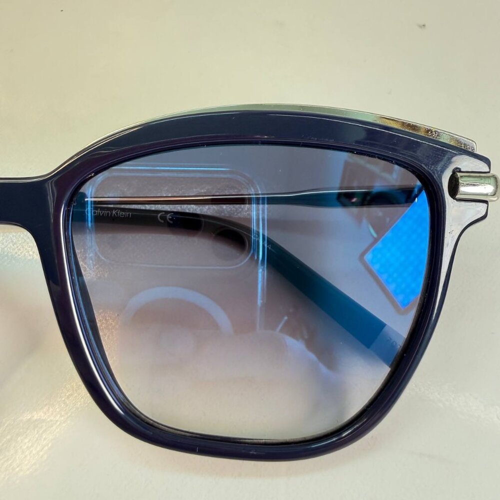 Calvin Klein Sunglasses – Gradient Lenses – Good Condition – Case Included - Picture 5 of 15